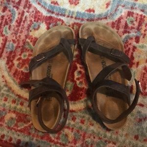 EUC birkenstock Yara sandals in habana brown